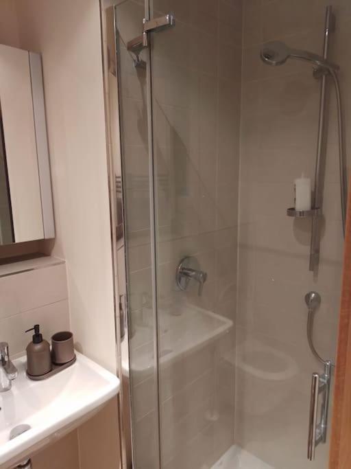 Beautiful 2Br/2Bar Apartement In European District Брюссель Екстер'єр фото